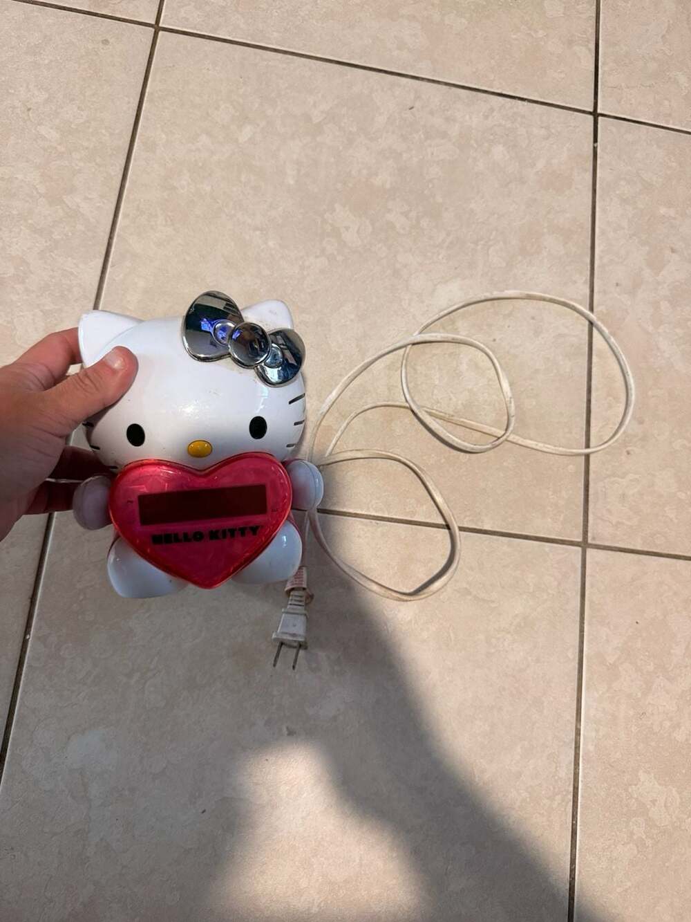 Hello Kitty Heart Projection Alarm Clock with LED Display Model 2913WH01 - Picture 5 of 7